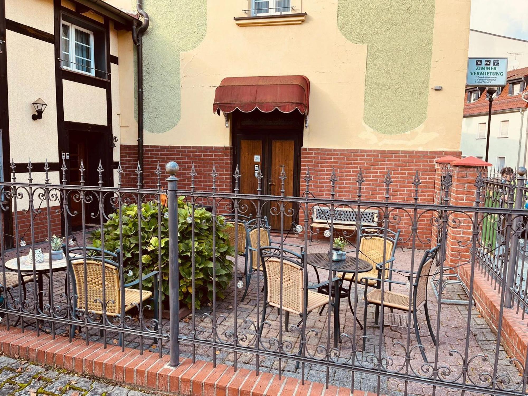 Apartment Gruener Fuerst Mit Sitzecke Im Innenhof & Naehe Park & Erdgeschoss Bad Muskau Ngoại thất bức ảnh